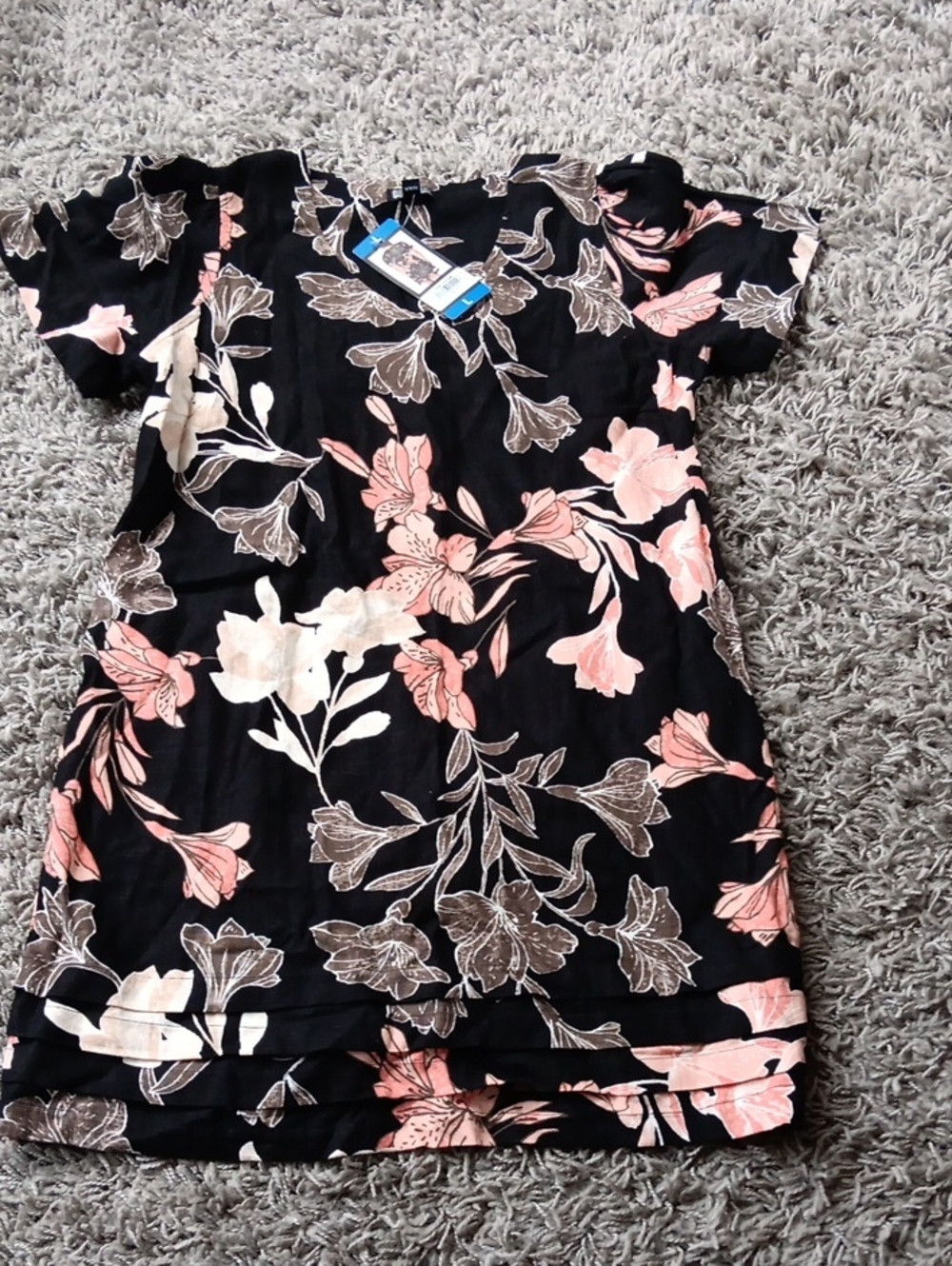 NWT Nicole Miller Black Floral Shift Dress with Pink and Cream Blooms